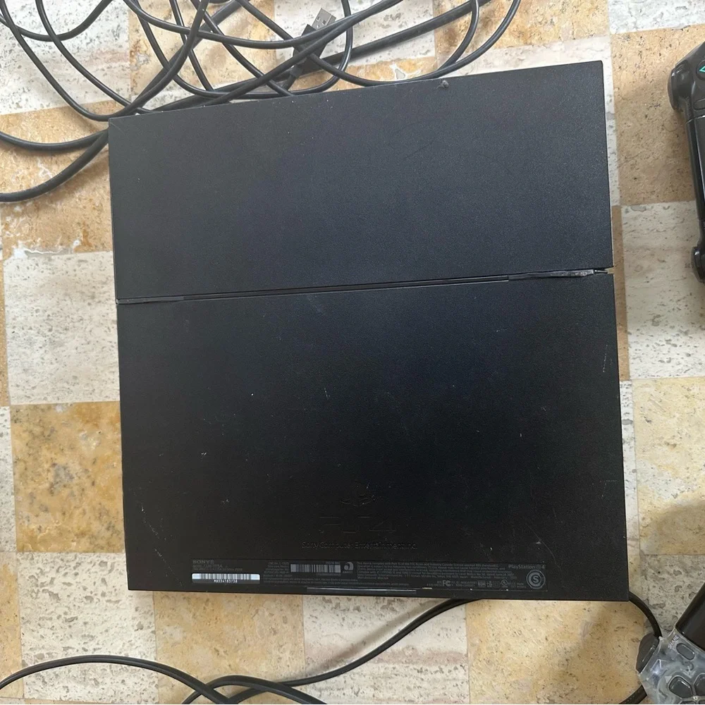 Sony PlayStation 4 Console Bundle - Read Description - 5 Controllers + Games HP